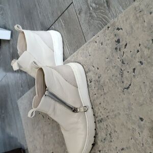 Vionic Brinkley boot